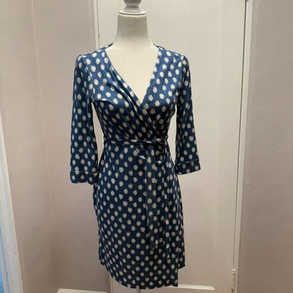 DVF New Julian two polka dot silk wrap dress size 10 authentic